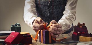 How Promotional Giveaway Products Help In Grabbing Customer’s Attention To Your Brand?