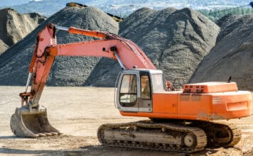 The Essential Heavy Machinery You Need to Move Heavy Equipment Safely and Efficiently